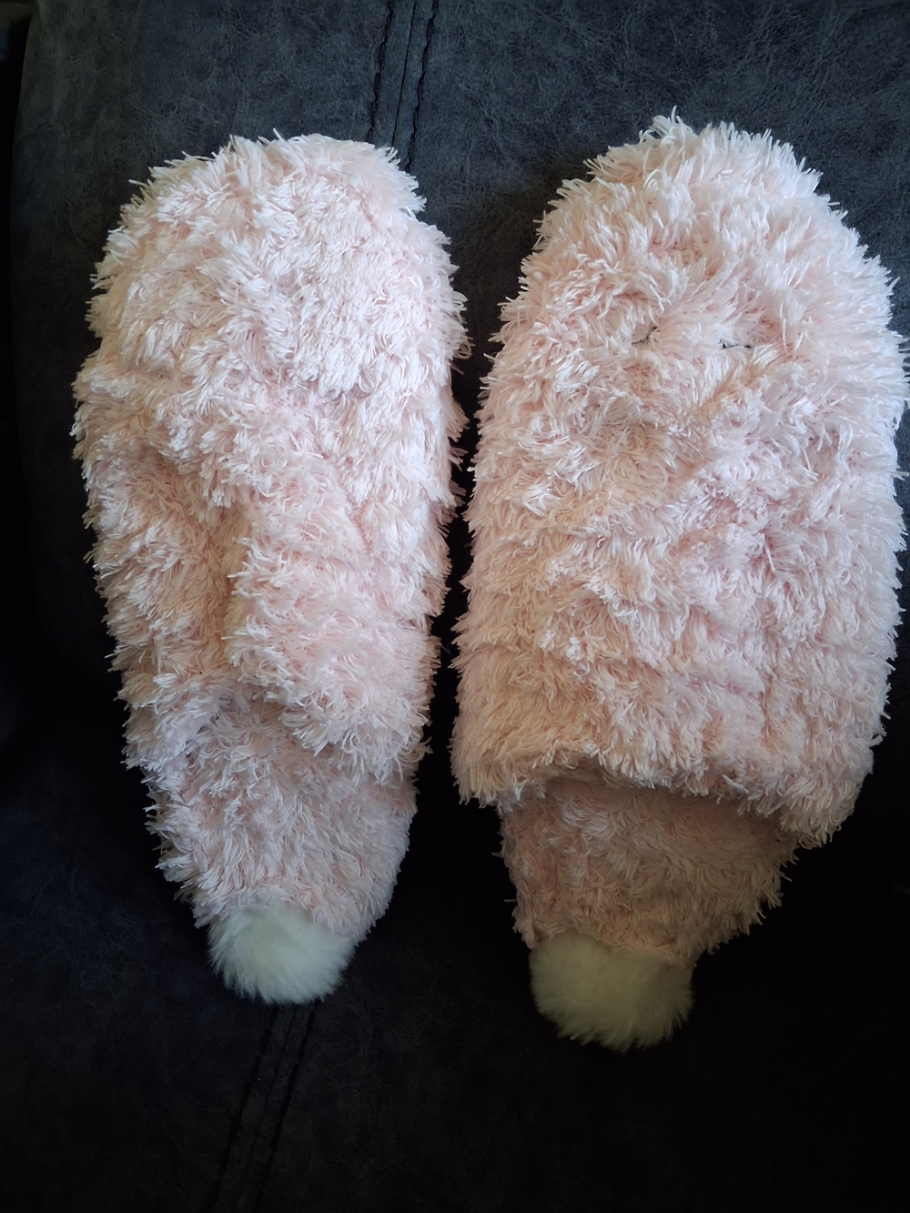 Cozy Women's Pink Fuzzy Slip-On Slippers - Plush Indoor Comfort